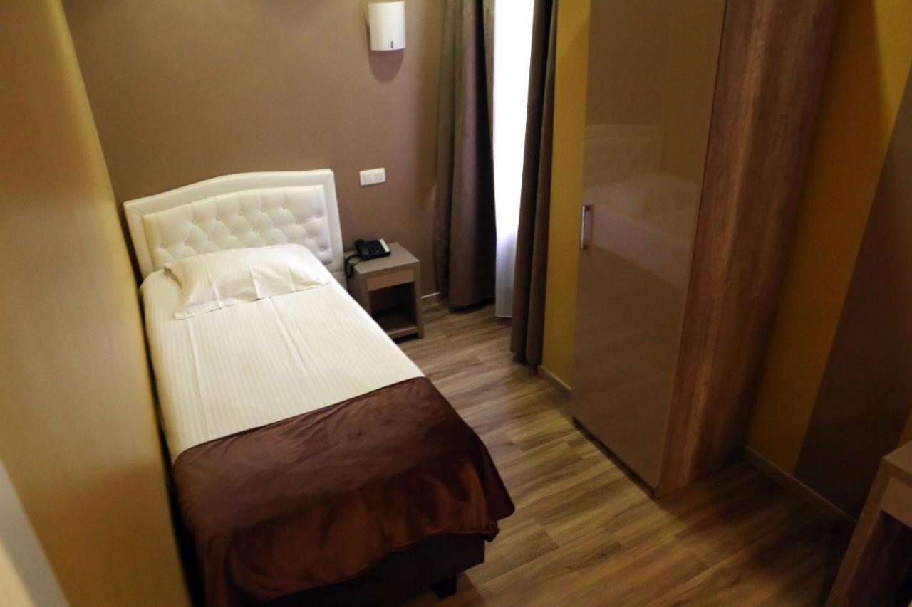Hotel Phenix Dilbeek Eksteriør billede